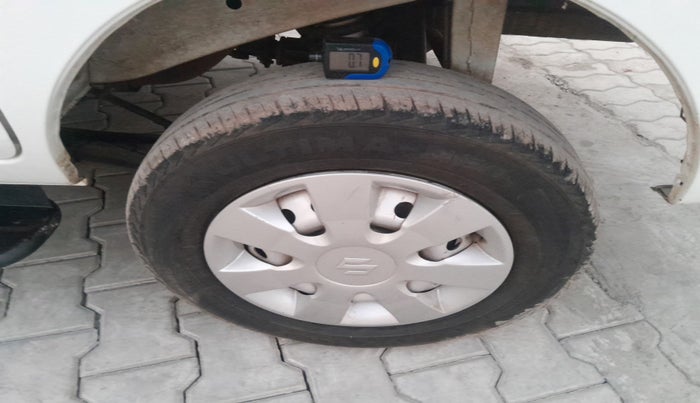 2023 Maruti Eeco 5 STR AC CNG, Petrol, Manual, 48,445 km, tyre