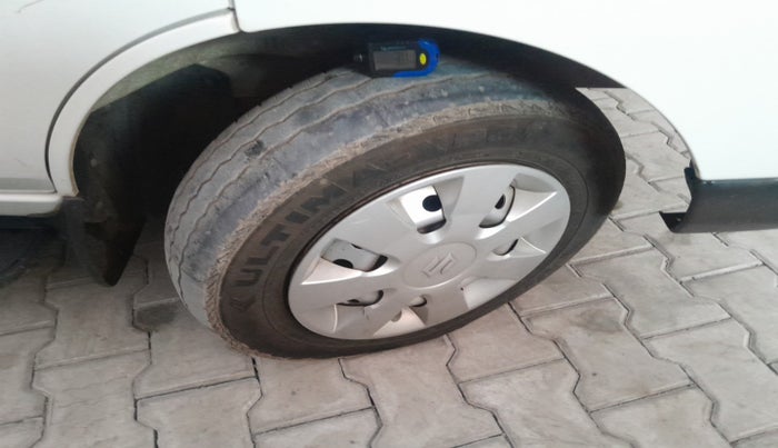 2023 Maruti Eeco 5 STR AC CNG, Petrol, Manual, 48,445 km, tyre