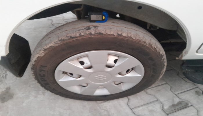 2023 Maruti Eeco 5 STR AC CNG, Petrol, Manual, 48,445 km, tyre