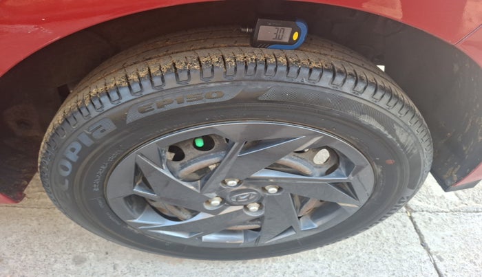 2022 Hyundai NEW I20 MAGNA 1.2 MT, Petrol, Manual, 24,364 km, tyre