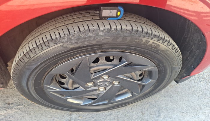 2022 Hyundai NEW I20 MAGNA 1.2 MT, Petrol, Manual, 24,364 km, tyre