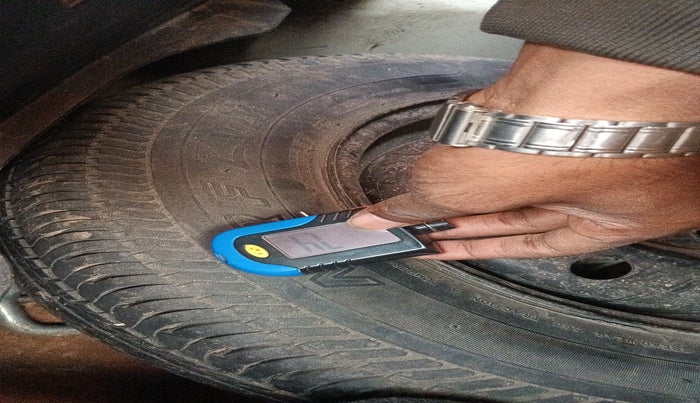 2016 Maruti Swift Dzire ZXI, Petrol, Manual, 1,31,982 km, tyre