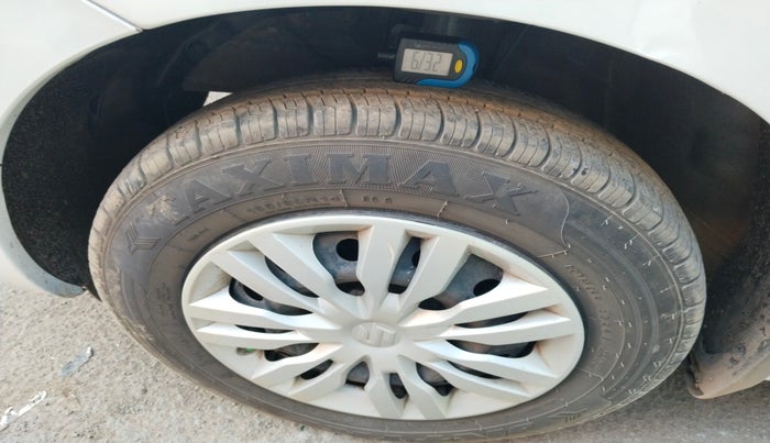 2017 Maruti Dzire VXI, Petrol, Manual, 1,39,633 km, tyre