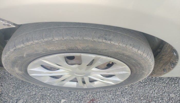 2015 Maruti Ertiga VDI, Diesel, Manual, 2,87,826 km, tyre