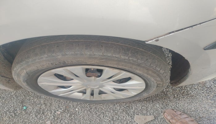 2015 Maruti Ertiga VDI, Diesel, Manual, 2,87,826 km, tyre