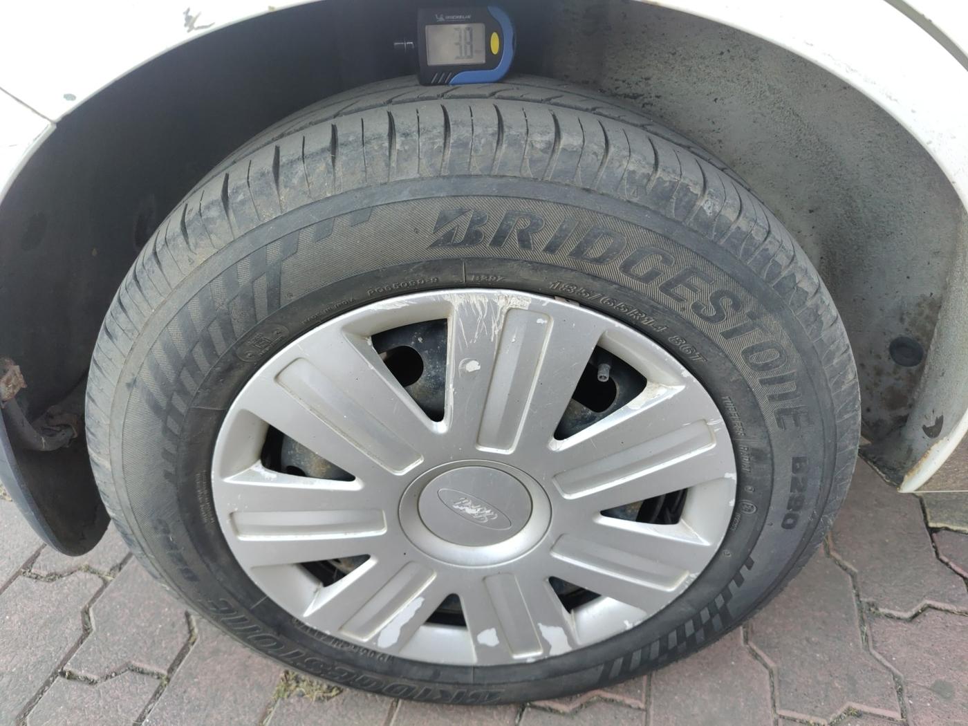 2012 Ford Figo LXI 1.4 DIESEL, Diesel, Manual, 80,780 km, tyre
