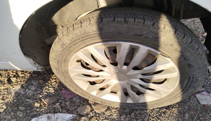 2015 Tata Bolt XE QUADRAJET, Diesel, Manual, 3,50,698 km, tyre