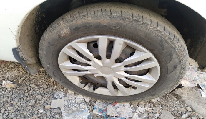 2015 Tata Bolt XE QUADRAJET, Diesel, Manual, 3,50,698 km, tyre