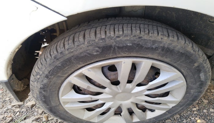 2015 Tata Bolt XE QUADRAJET, Diesel, Manual, 3,50,698 km, tyre