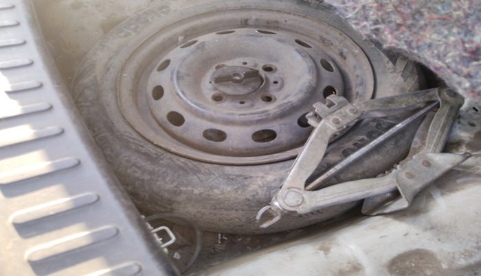 2015 Tata Bolt XE QUADRAJET, Diesel, Manual, 3,50,698 km, tyre