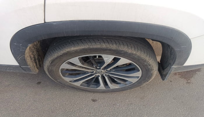 2022 MG HECTOR PLUS SHARP 2.0 DIESEL TURBO MT 6-STR, Diesel, Manual, 44,673 km, tyre