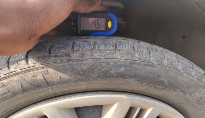 2011 Hyundai Santro Xing GLS, Petrol, Manual, 1,37,591 km, tyre