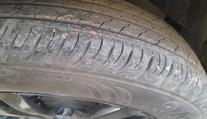 2018 Maruti Vitara Brezza ZDI, Diesel, Manual, 64,074 km, tyre