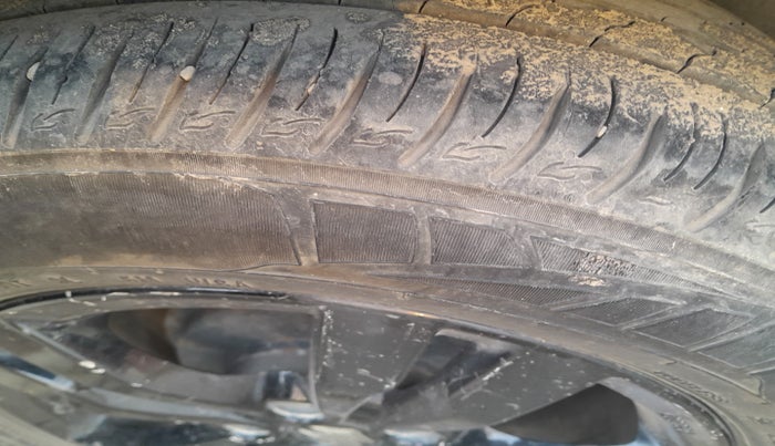 2018 Maruti Vitara Brezza ZDI, Diesel, Manual, 64,074 km, tyre