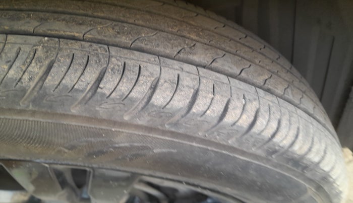 2018 Maruti Vitara Brezza ZDI, Diesel, Manual, 64,074 km, tyre