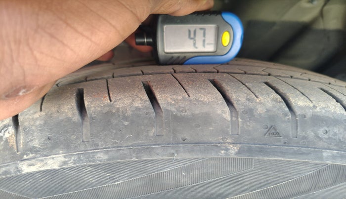 2025 Hyundai Creta SX Premium 1.5 iVT, Petrol, Automatic, 6,892 km, tyre