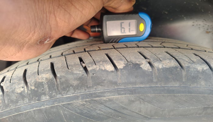 2025 Hyundai Creta SX Premium 1.5 iVT, Petrol, Automatic, 6,892 km, tyre