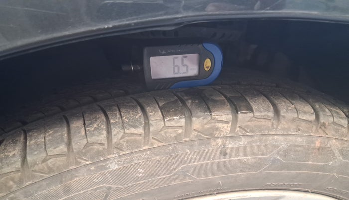 2014 Volkswagen Polo COMFORTLINE 1.5L, Diesel, Manual, 44,388 km, tyre