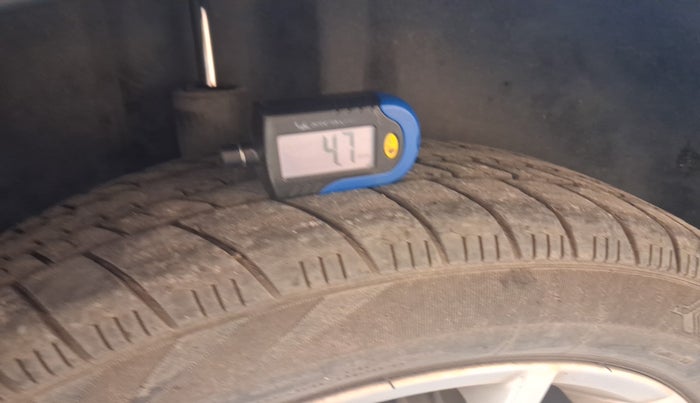 2014 Volkswagen Polo COMFORTLINE 1.5L, Diesel, Manual, 44,388 km, tyre