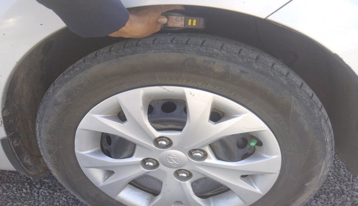 2016 Hyundai Grand i10 MAGNA 1.2 KAPPA VTVT, Petrol, Manual, 2,00,744 km, tyre