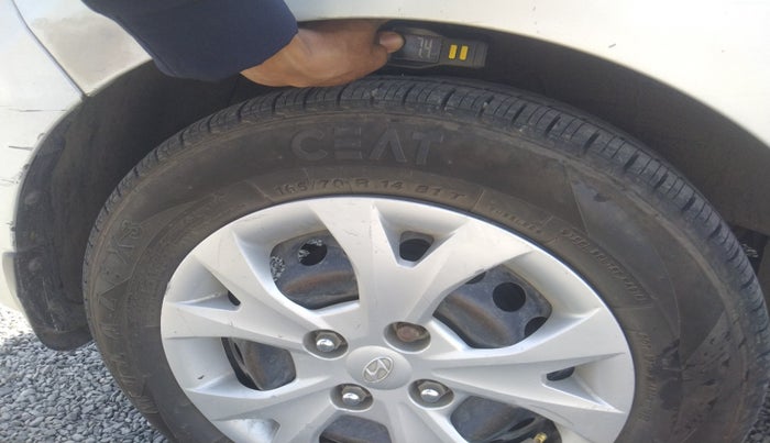 2016 Hyundai Grand i10 MAGNA 1.2 KAPPA VTVT, Petrol, Manual, 2,00,744 km, tyre