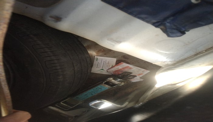 2016 Hyundai Grand i10 MAGNA 1.2 KAPPA VTVT, Petrol, Manual, 2,00,744 km, tyre