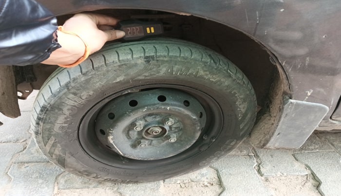 2015 Maruti Alto 800 LXI CNG, Petrol, Manual, 1,56,513 km, tyre