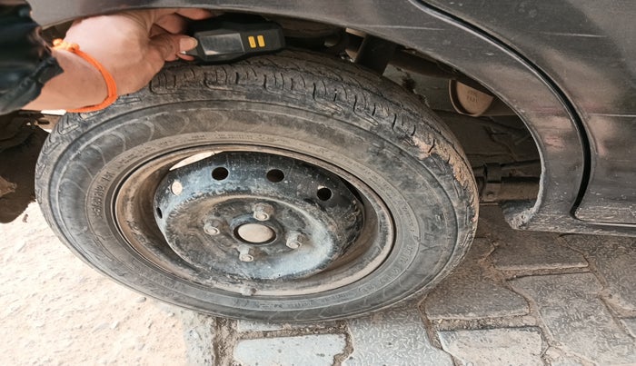 2015 Maruti Alto 800 LXI CNG, Petrol, Manual, 1,56,513 km, tyre