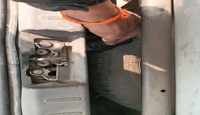 2015 Maruti Alto 800 LXI CNG, Petrol, Manual, 1,56,513 km, tyre