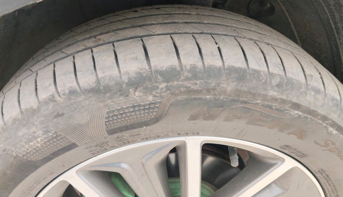 2017 Hyundai Tucson GLS 2WD AT DIESEL, Diesel, Automatic, 1,11,429 km, tyre