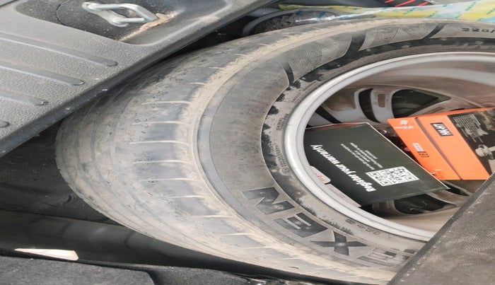 2017 Hyundai Tucson GLS 2WD AT DIESEL, Diesel, Automatic, 1,11,429 km, tyre