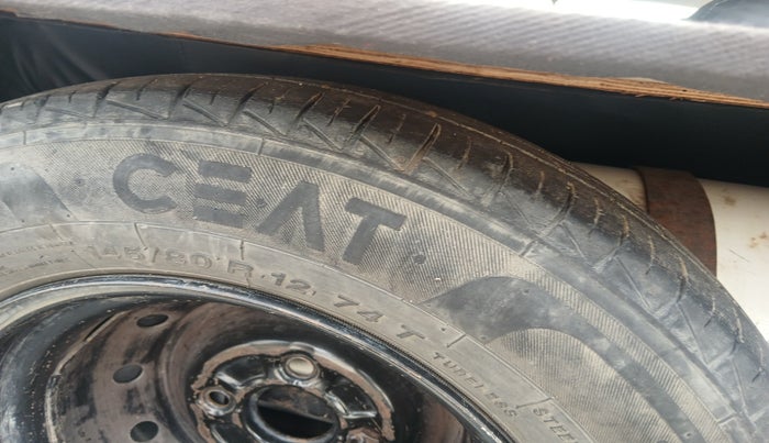 2013 Maruti Alto LXI, Petrol, Manual, 1,52,114 km, tyre