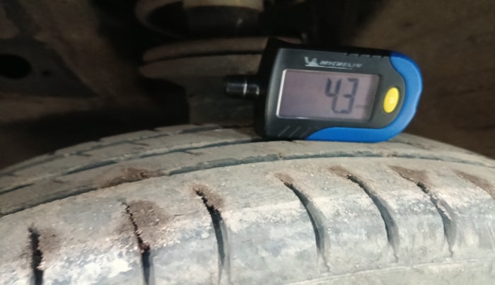 2015 Maruti Wagon R 1.0 VXI, Petrol, Manual, 62,520 km, tyre