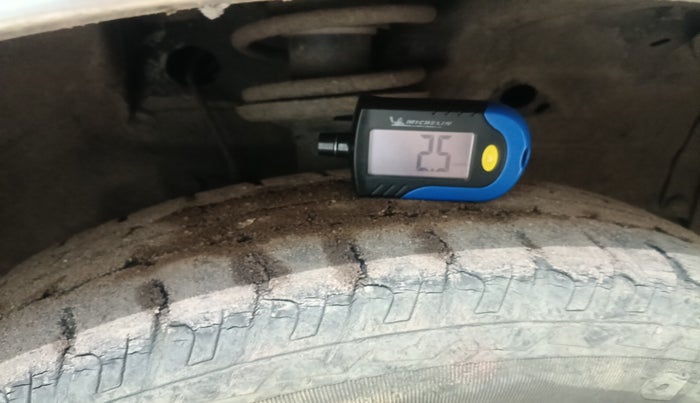 2015 Maruti Wagon R 1.0 VXI, Petrol, Manual, 62,520 km, tyre