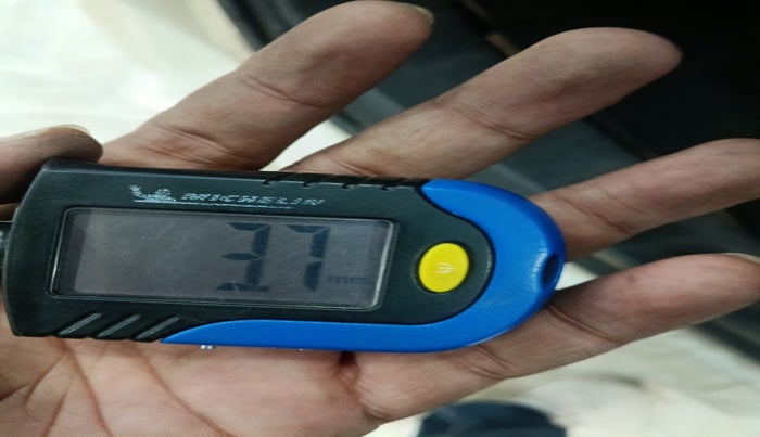 2015 Maruti Wagon R 1.0 VXI, Petrol, Manual, 62,520 km, tyre