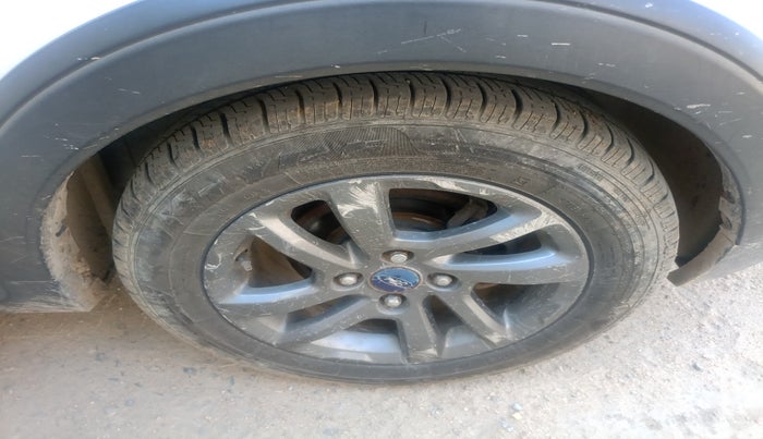 2018 Ford FREESTYLE TITANIUM 1.2 PETROL, Petrol, Manual, 1,06,872 km, tyre