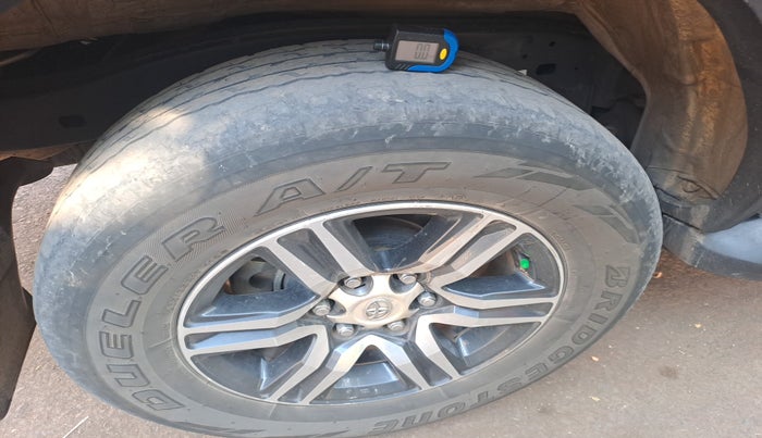 2024 Toyota Fortuner 4X2 MT 2.8 DIESEL, Diesel, Manual, 40,202 km, tyre