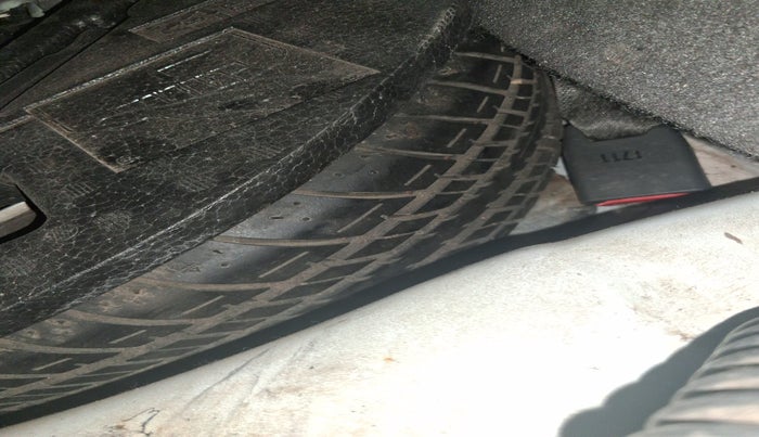 2016 Chevrolet Beat LT PETROL, Petrol, Manual, 1,36,116 km, tyre