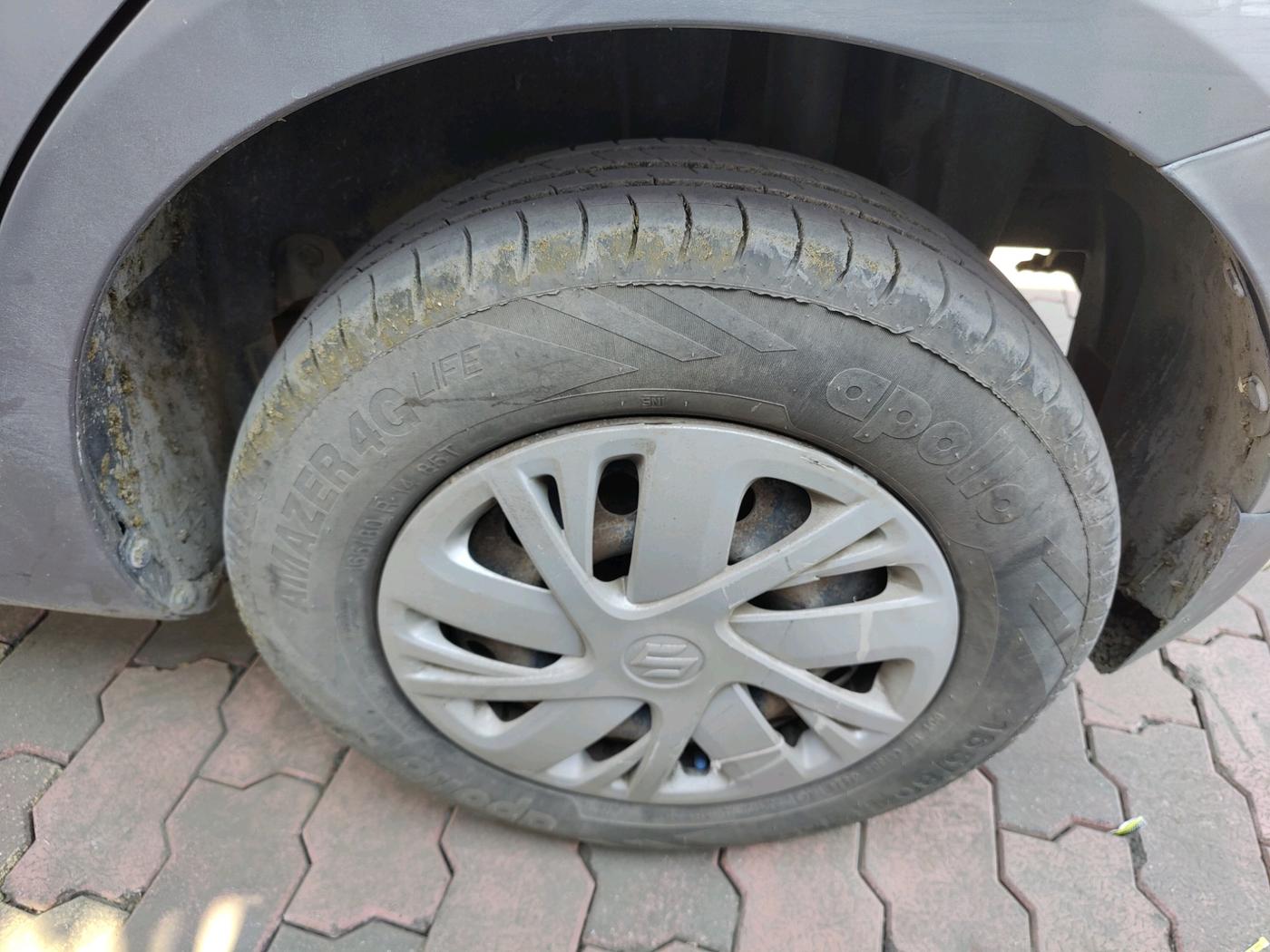 2017 Maruti Swift VXI O, CNG, Manual, 1,56,039 km, tyre