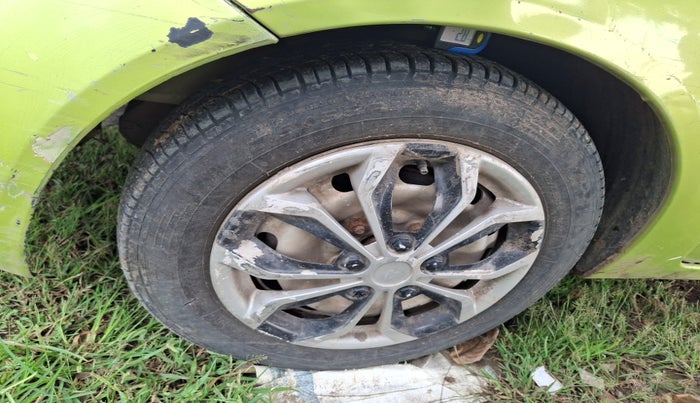 2010 Ford Figo LXI 1.4 DIESEL, Diesel, Manual, 1,07,756 km, tyre