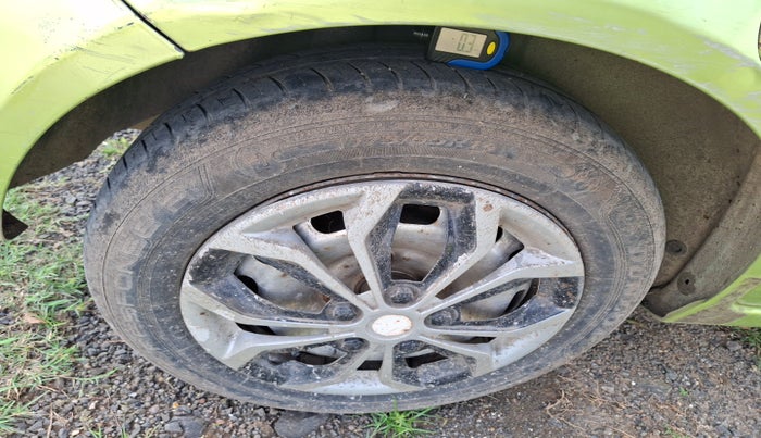 2010 Ford Figo LXI 1.4 DIESEL, Diesel, Manual, 1,07,756 km, tyre