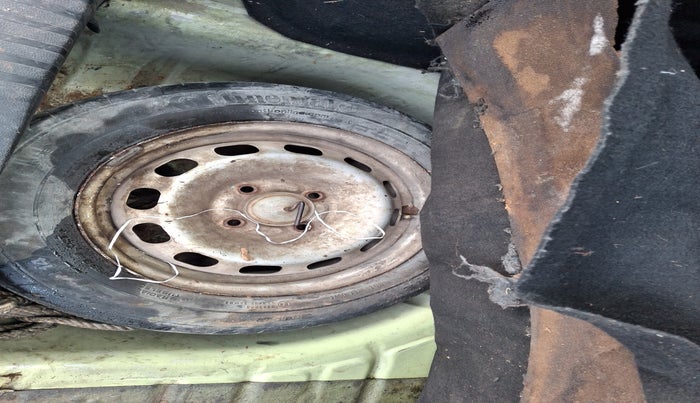 2010 Ford Figo LXI 1.4 DIESEL, Diesel, Manual, 1,07,756 km, tyre