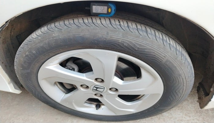 2016 Honda City 1.5L I-VTEC VX CVT, Petrol, Automatic, 1,19,027 km, tyre