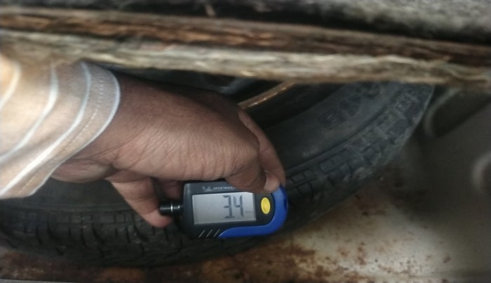 2011 Maruti Swift Dzire VXI, Petrol, Manual, 1,45,172 km, tyre