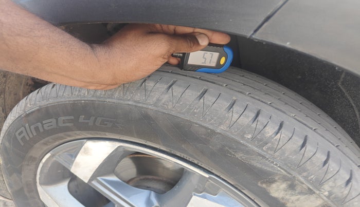 2020 Hyundai VENUE SX (O) 1.5 CRDI, Diesel, Manual, 1,83,197 km, tyre