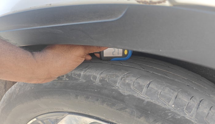 2020 Hyundai VENUE SX (O) 1.5 CRDI, Diesel, Manual, 1,83,197 km, tyre