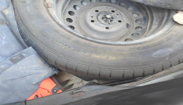 2020 Hyundai VENUE SX (O) 1.5 CRDI, Diesel, Manual, 1,83,197 km, tyre