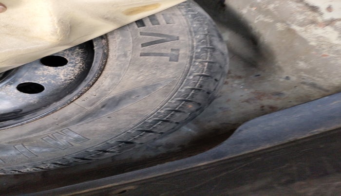 2013 Maruti Swift Dzire VDI, Diesel, Manual, 1,10,800 km, tyre