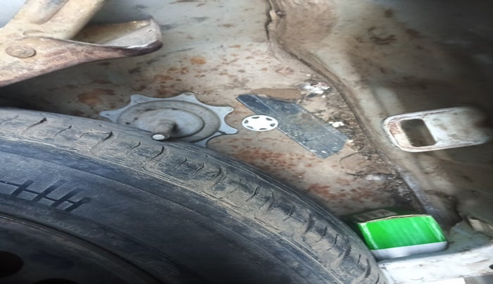 2014 Hyundai Grand i10 ASTA 1.1 CRDI, Diesel, Manual, 1,35,310 km, tyre