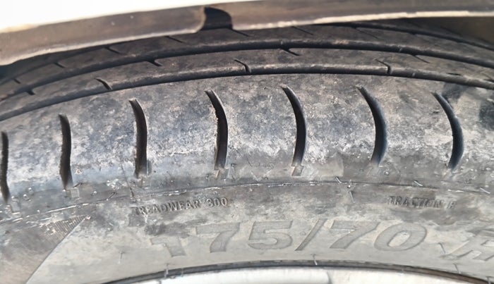 2010 Hyundai Accent GLE, Petrol, Manual, 1,59,256 km, tyre